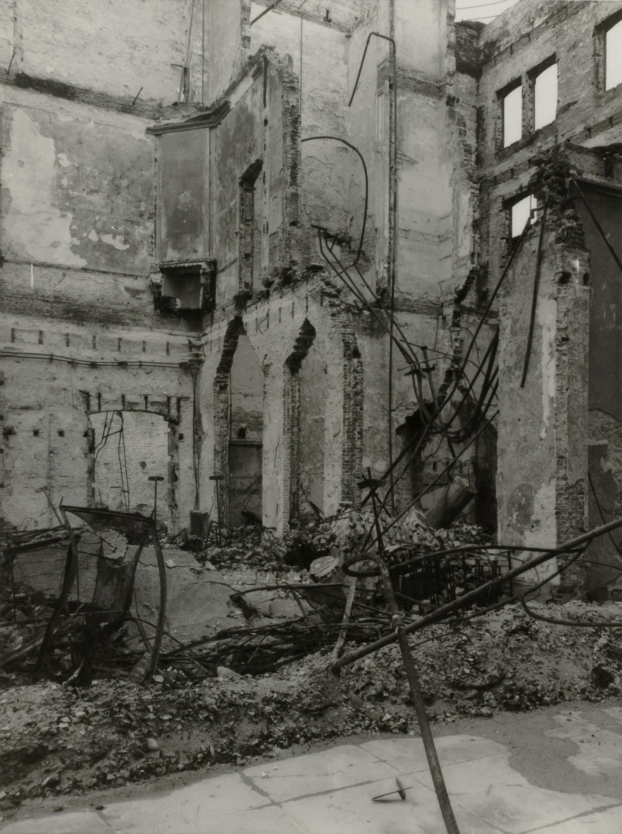 Arnhem: vernielde stationshal