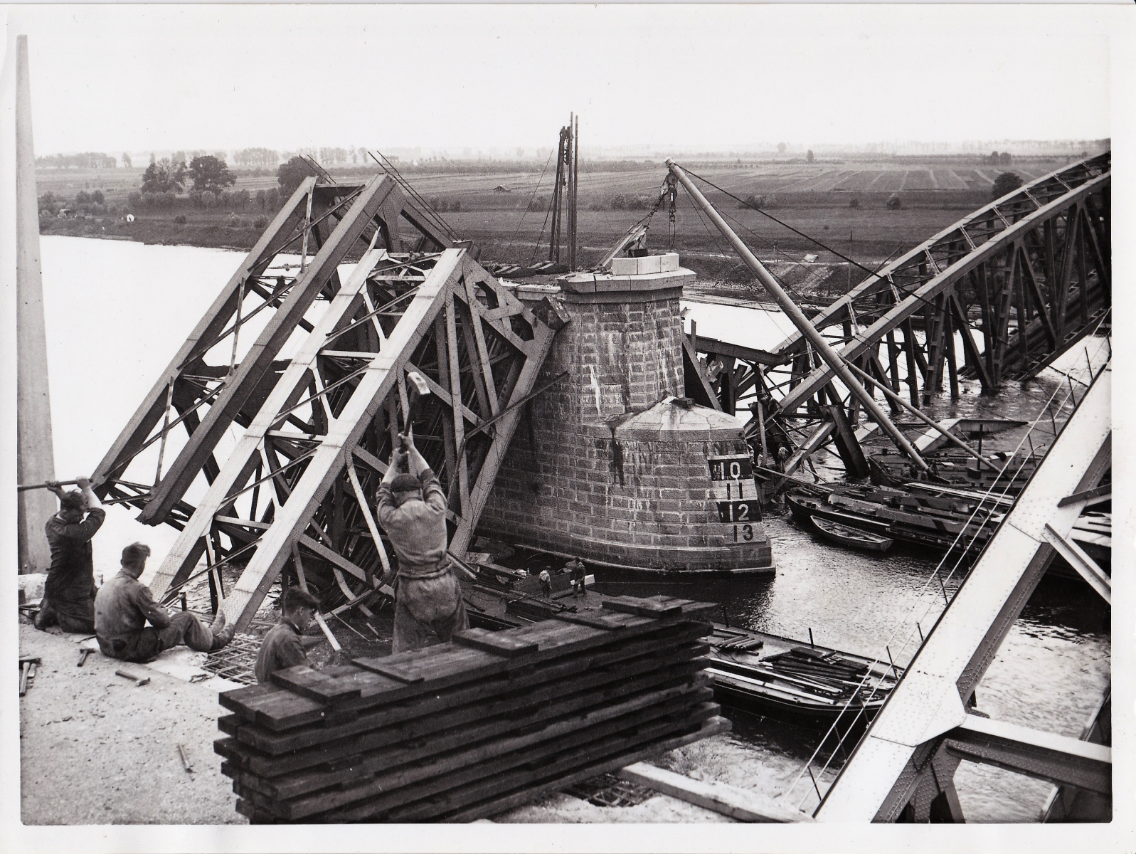 Herstel spoorbrug Zaltbommel, 19 juni 1940