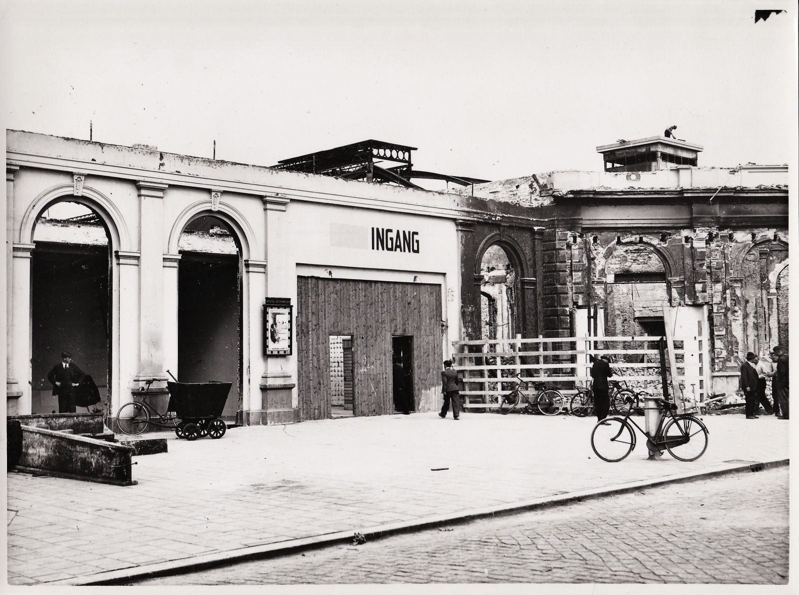 De nieuwe uitgang van station Rotterdam Delftsche Poort (DP), 17 juni 1940.