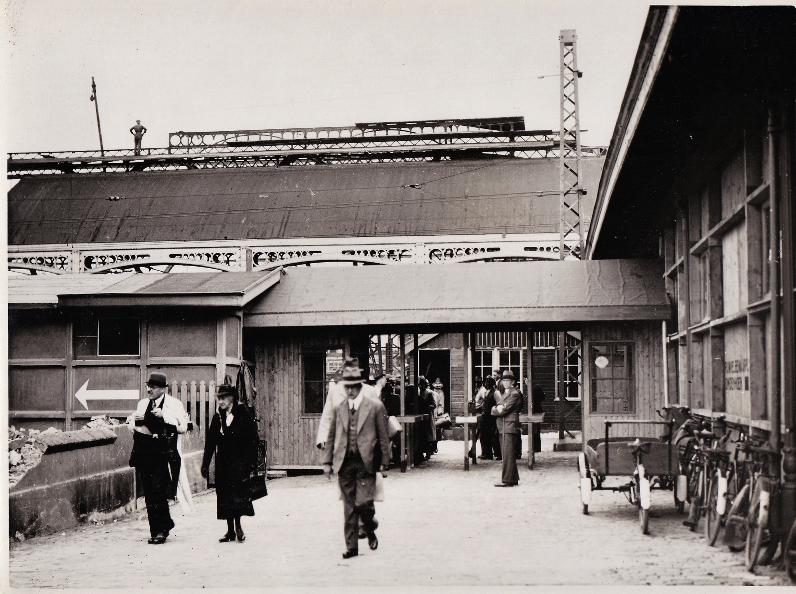 De nieuwe uitgang van station Rotterdam Delftsche Poort (DP),17 juni 1940.