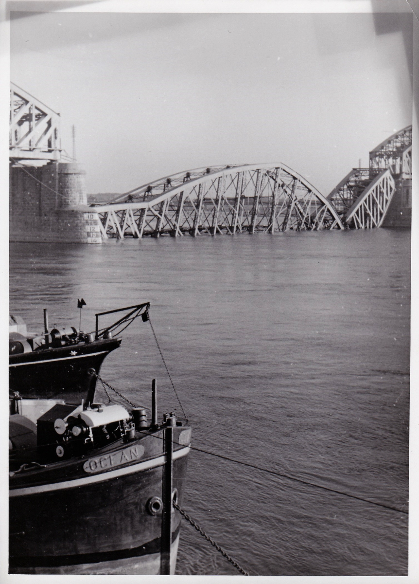 Vernielde bruggen bij Nijmegen, 10 mei 1940