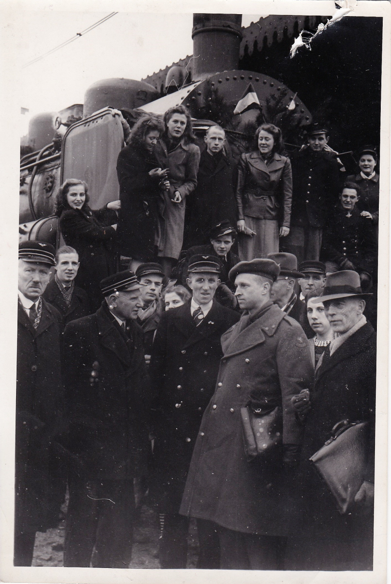 Opening reizigerstreindienst Eindhoven-Roosendaal, 4 juli 1946