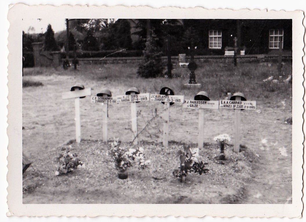 Oorlogsgraven op het kerkhof bij Mill