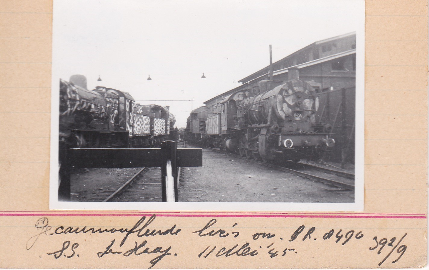 Gecamoufleerde locomotieven, 1945 en tram C911 uit 1940