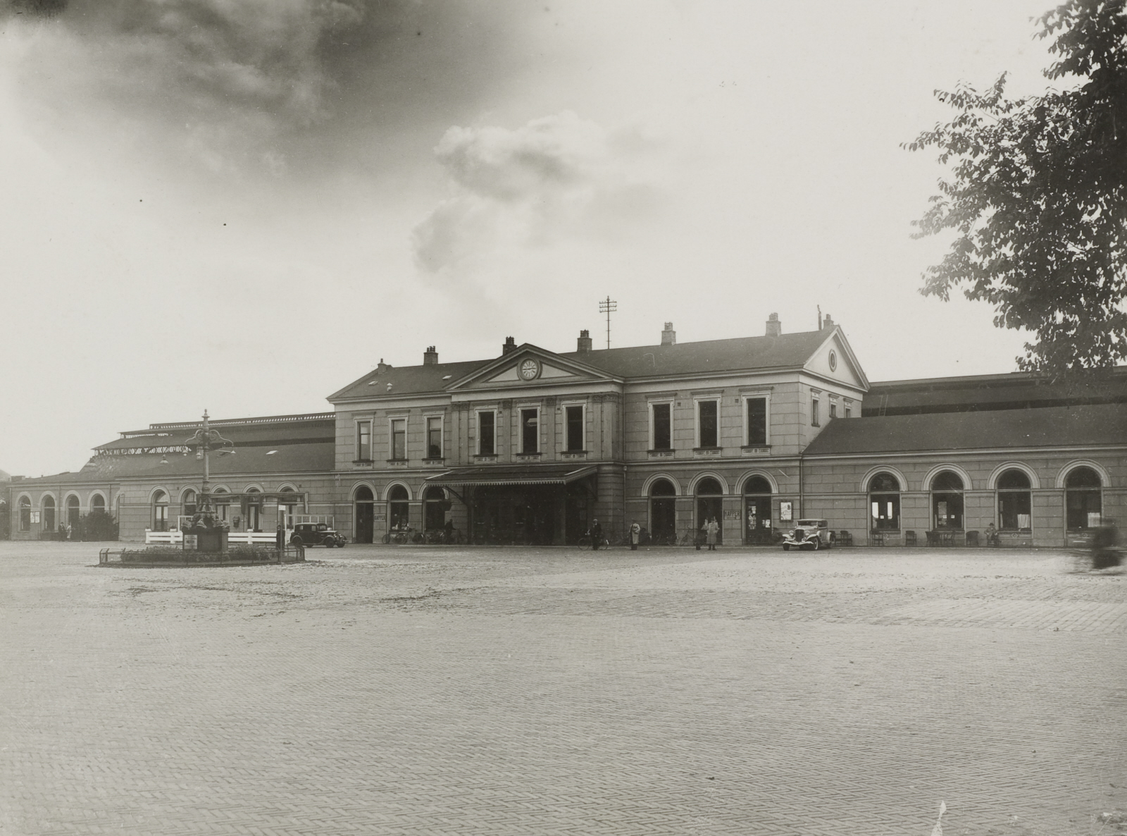 Het stationsgebouw van Zwolle
