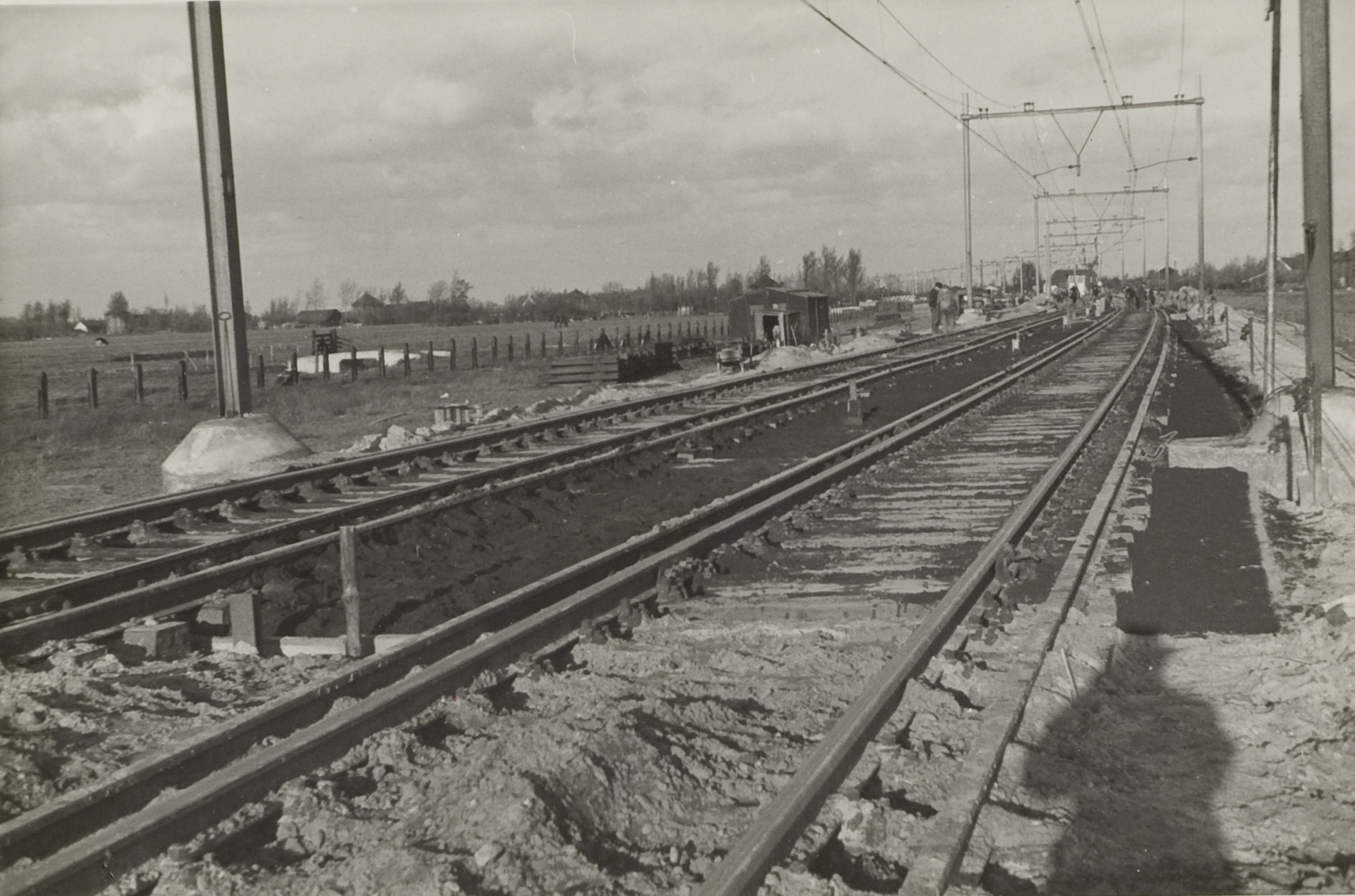 Overzichtsbeeld van spoorbanen zonder bedding bij Oudewater