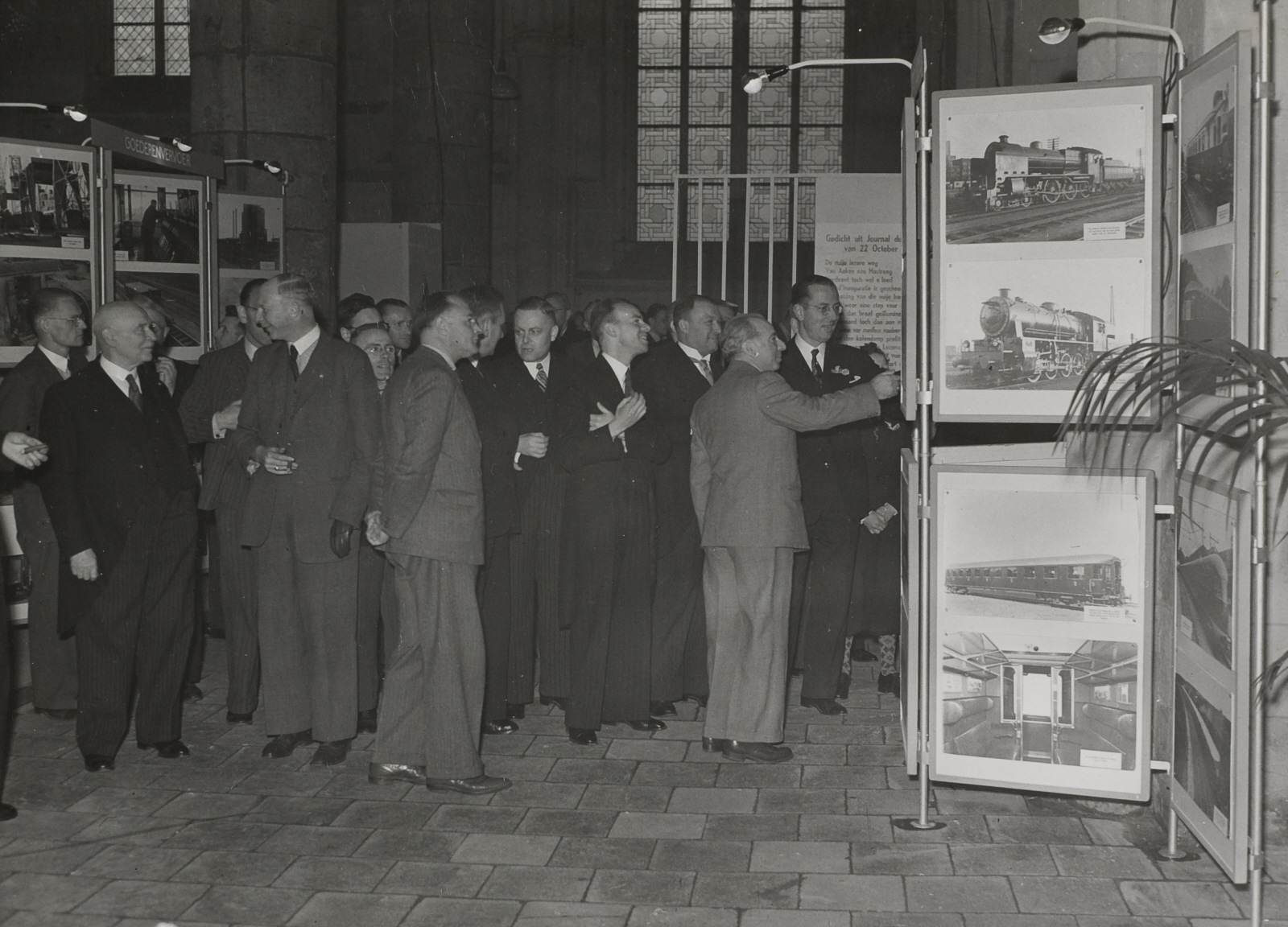 De opening van de tentoonstelling van de Nederlandse Spoorwegen in Maastricht
