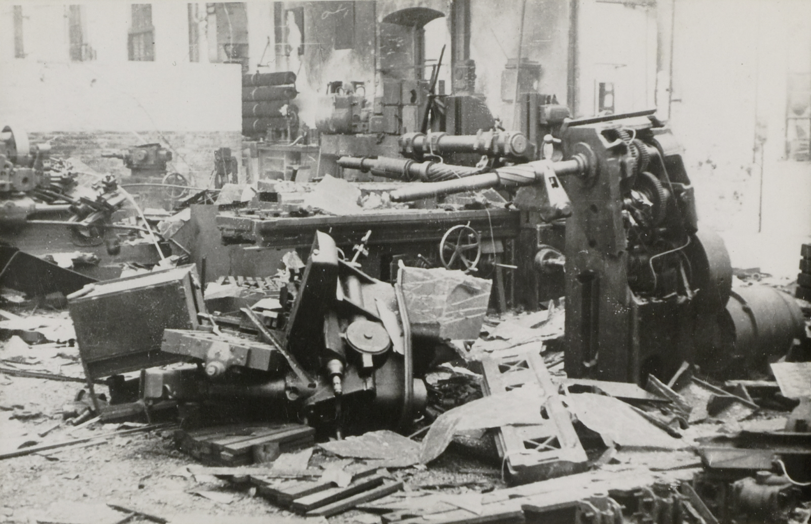 De vernielde werkplaats van Tilburg